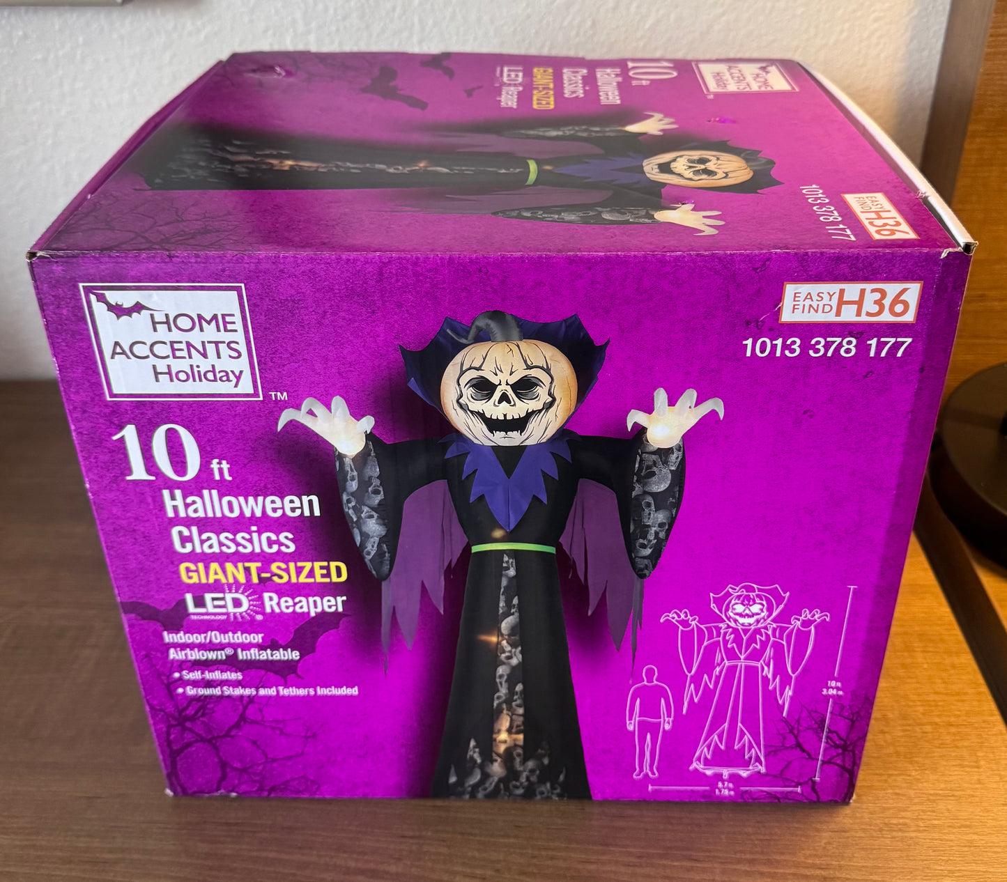 10 " Halloween Classics GIANT-SIZED LED Inflatable Reaper