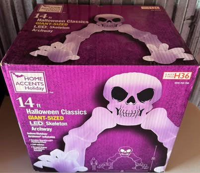 New HOME ACCENTS Holiday 14 t Halloween Classics GIANT-SIZED LED Skeleton Archway